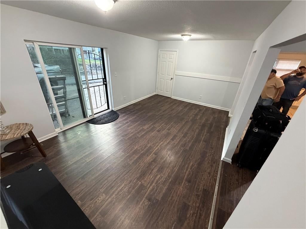 Photo 21 of 24 - 6664 Paseo Boulevard, Kansas City, MO 64132