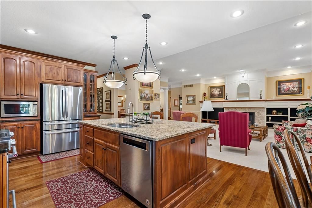 Photo 11 of 51, 16008 Kessler Street, Overland Park, KS 66085