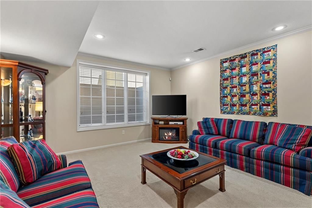 Photo 30 of 51 - 16008 Kessler Street, Overland Park, KS 66085