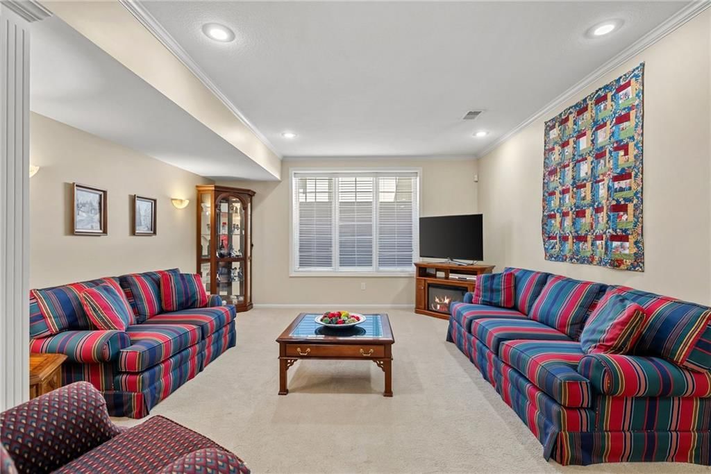 Photo 29 of 51 - 16008 Kessler Street, Overland Park, KS 66085