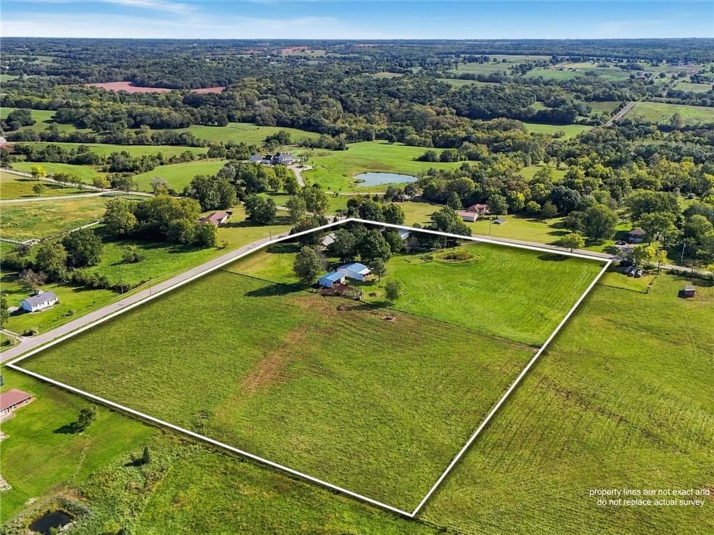 Photo 13 of 52 - 17108 Old Bb Highway, Holt, MO 64048