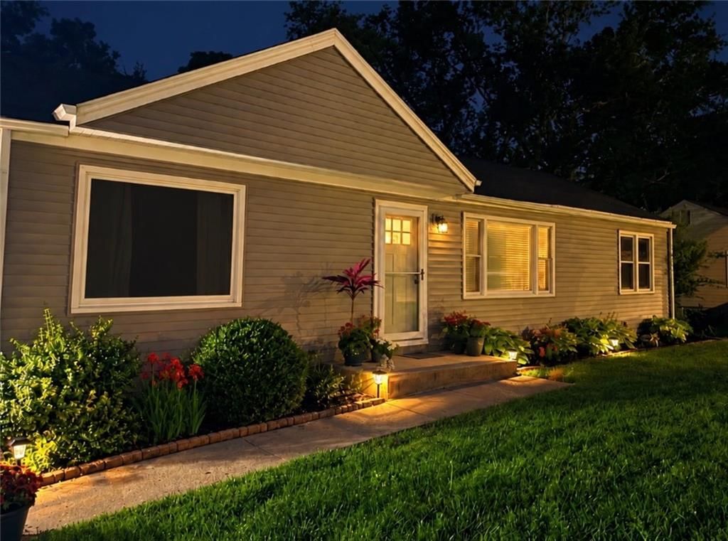 9508 HASKINS Street, Lenexa, KS