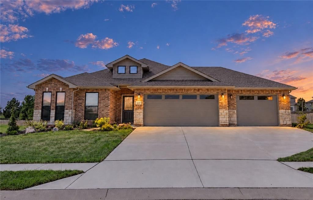 18535 W 195th Terrace, Spring Hill, KS
