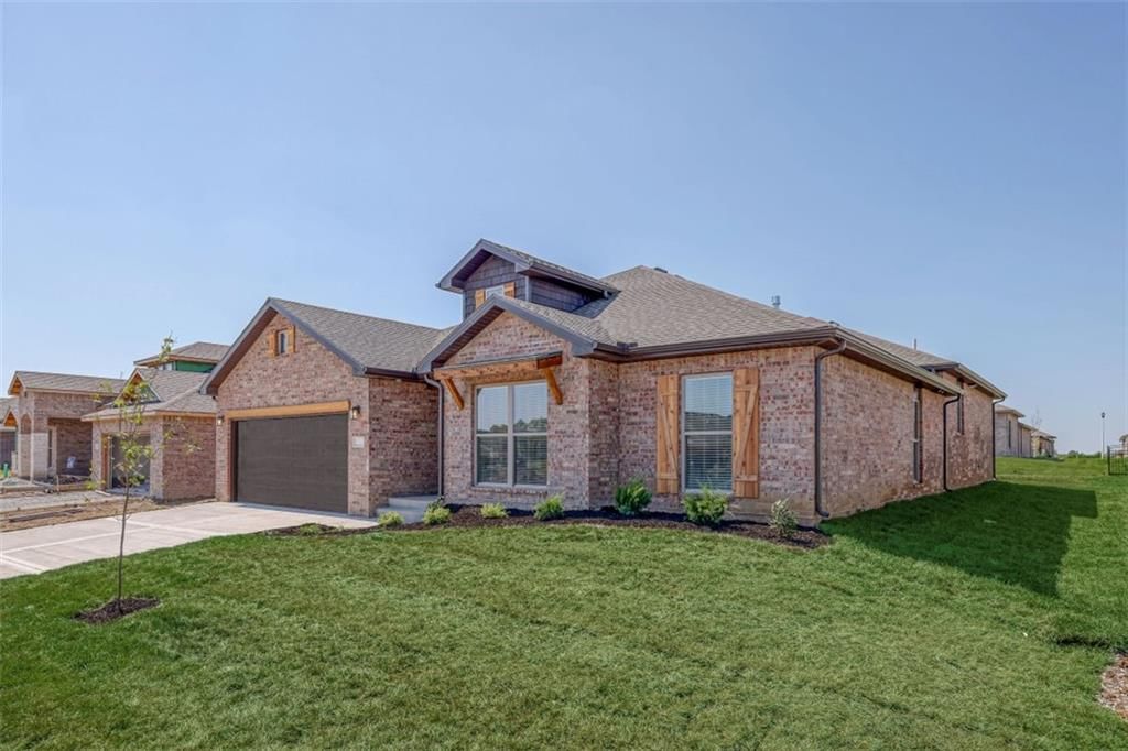 18505 W 195th Terrace, Spring Hill, KS