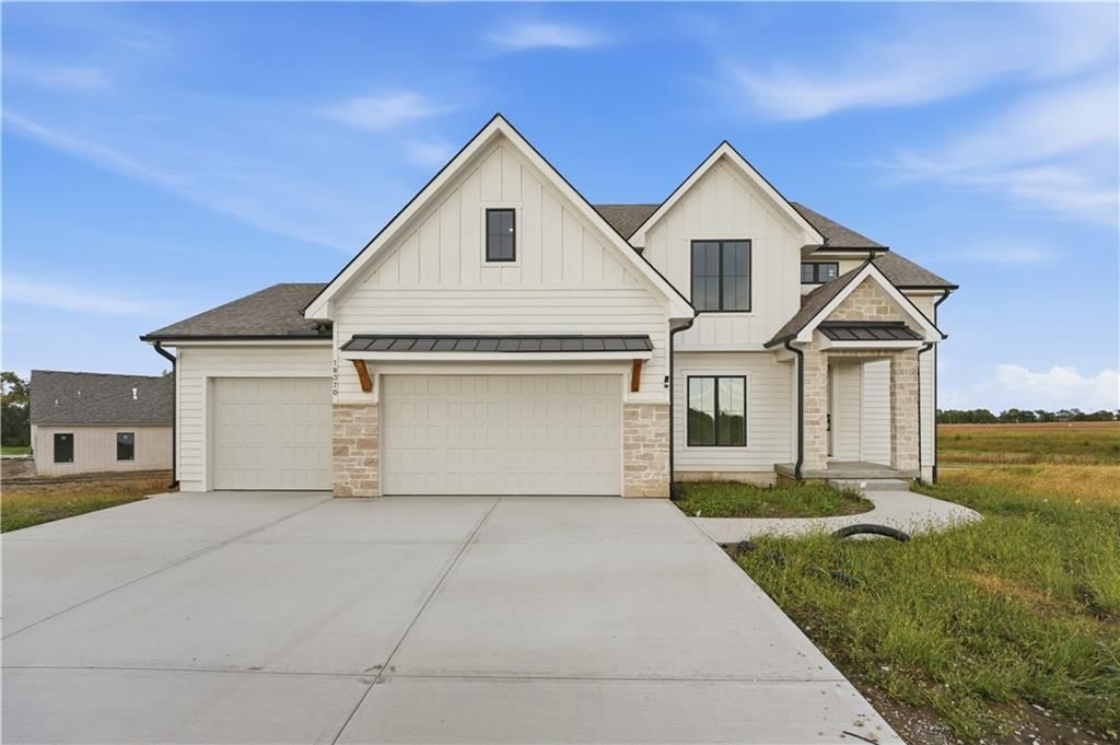 18370 W 195th Street, Spring Hill, KS: listing photo 2