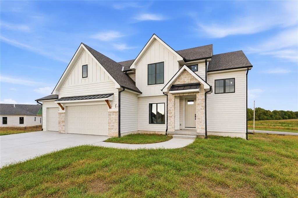 18370 W 195th Street, Spring Hill, KS