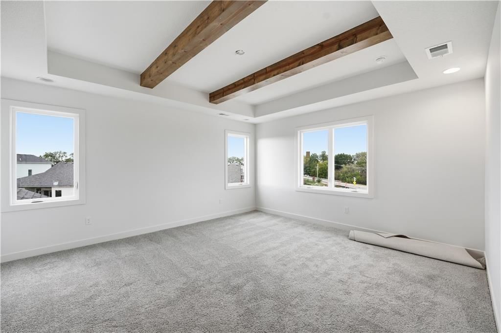 Photo 16 of 30 - 18370 W 195th Street