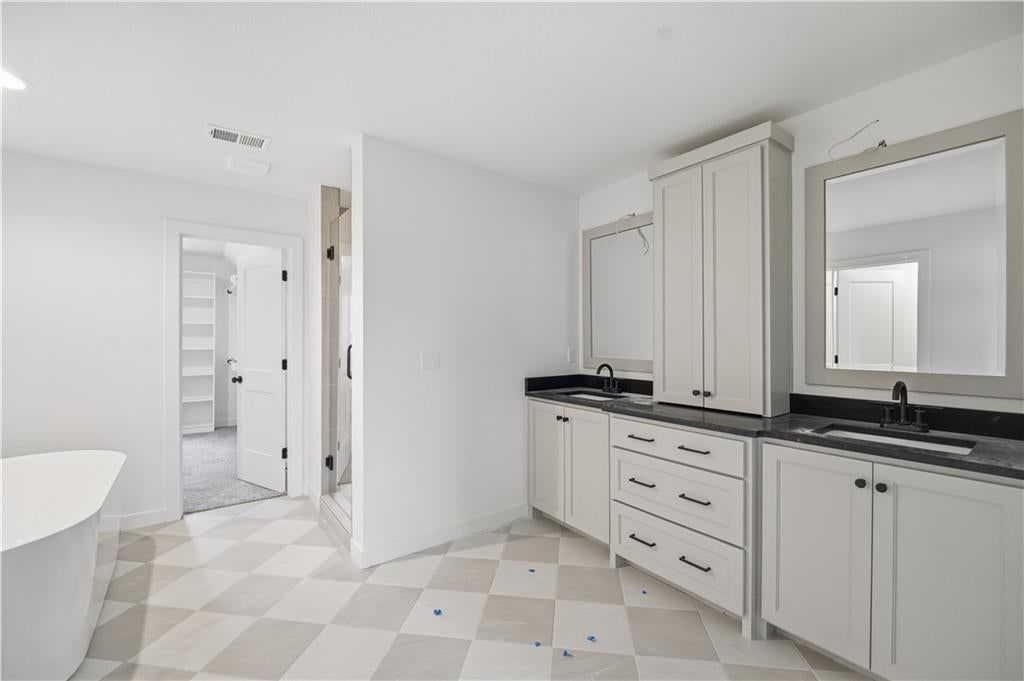 Photo 18 of 30 - 18370 W 195th Street