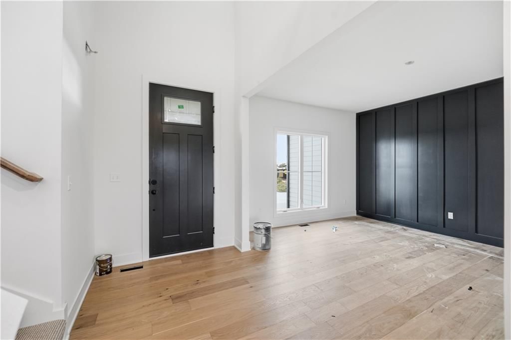 Photo 5 of 30 - 18370 W 195th Street