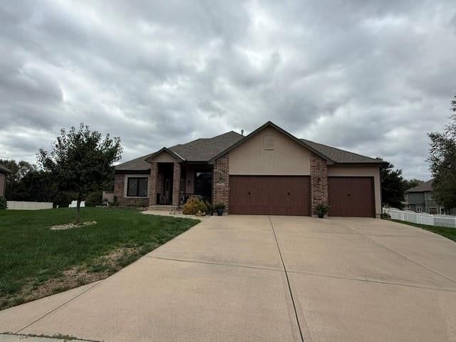 1404 Georgian Place, Lee's Summit, MO