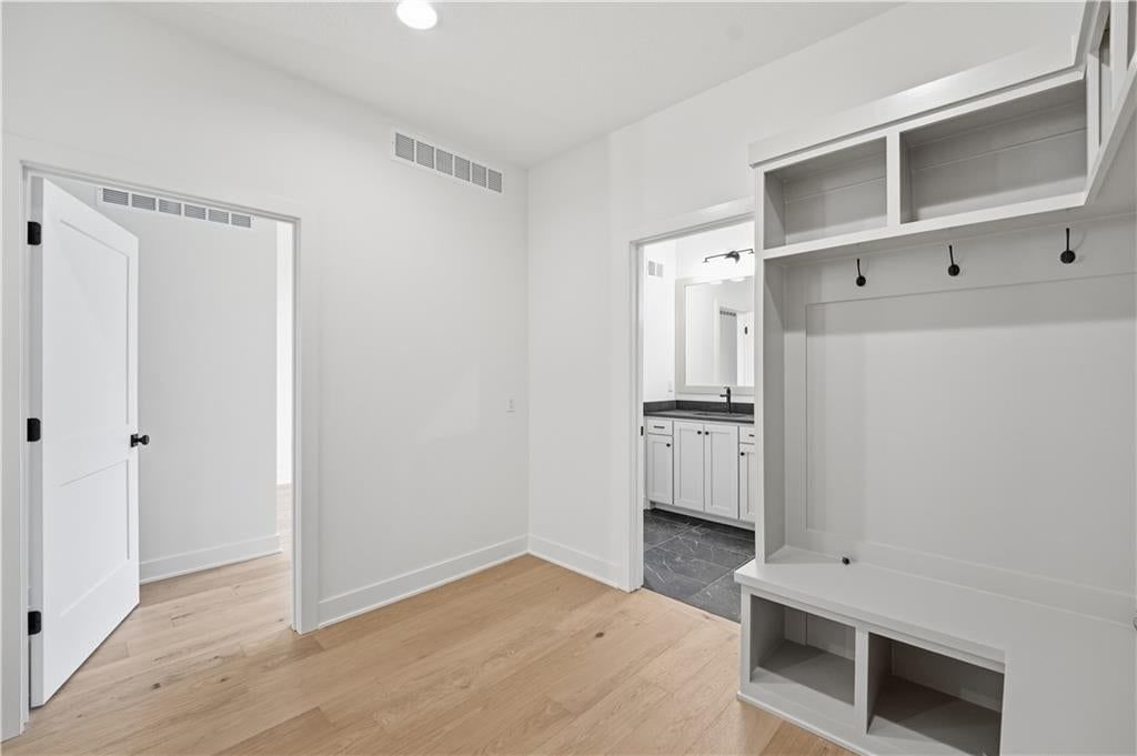 Photo 18 of 52 - 18640 W 195th Street