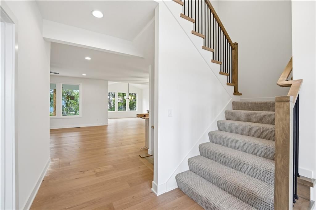 Photo 9 of 52 - 18640 W 195th Street