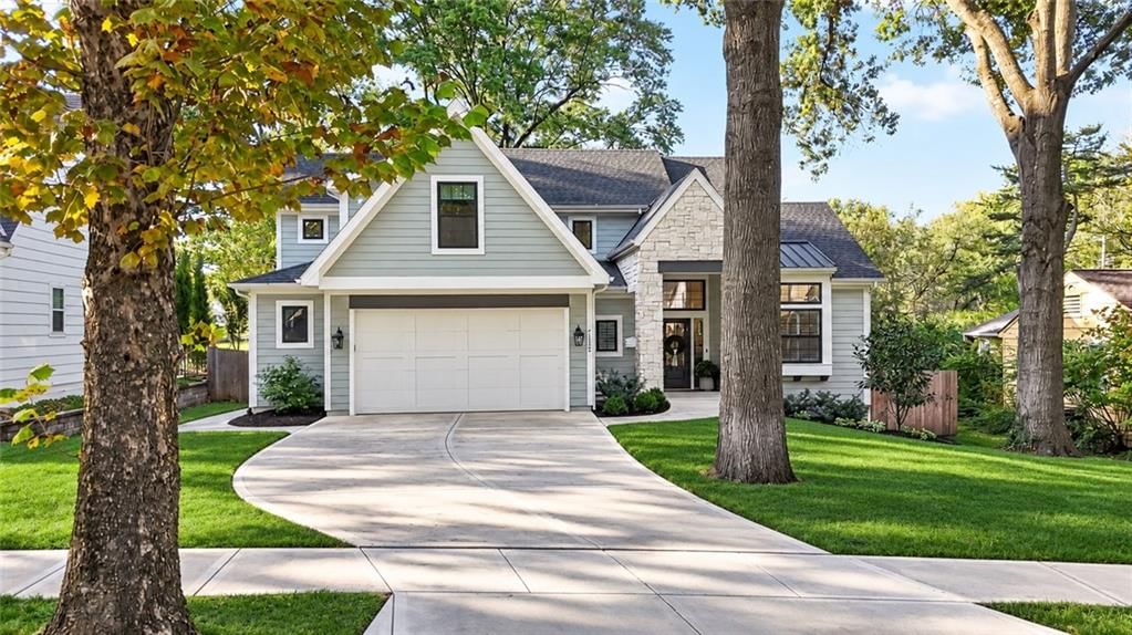 7132 Cherokee Drive, Prairie Village, KS