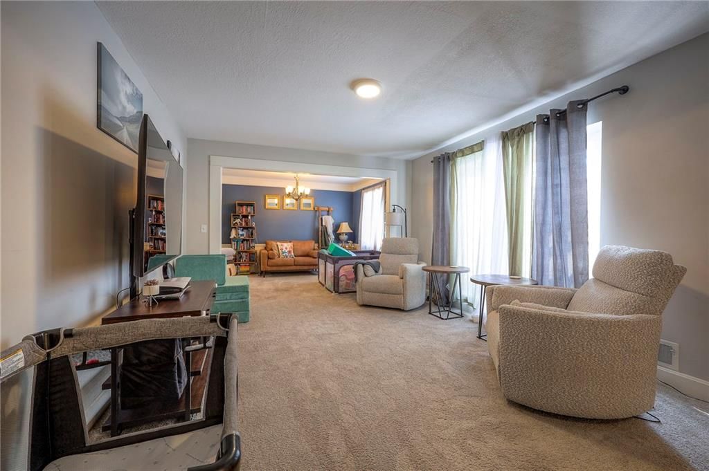 1512 E SUNVALE Drive, Olathe, KS: listing photo 3