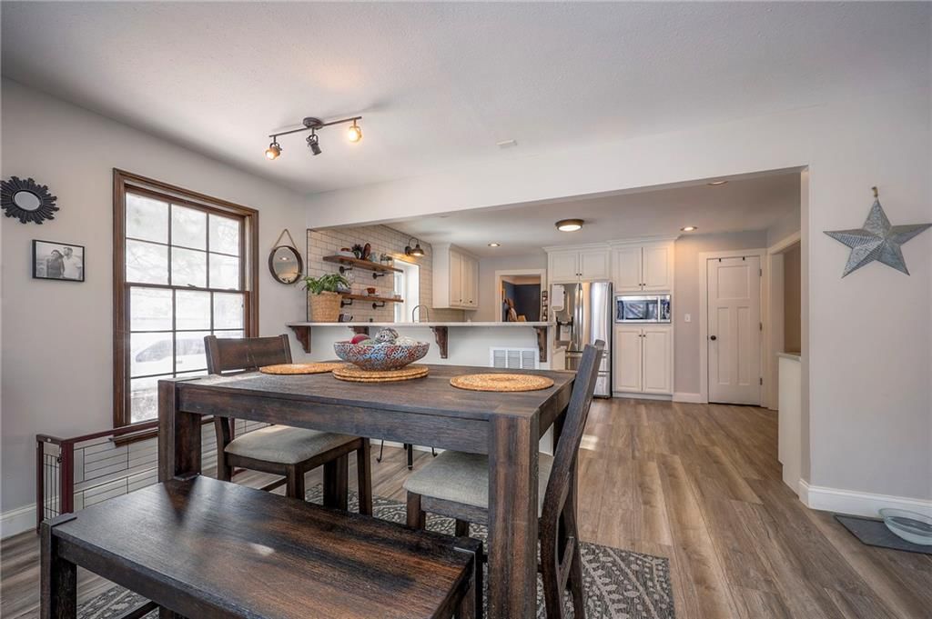 Photo 17 of 39, 1512 E SUNVALE Drive, Olathe, KS 66062