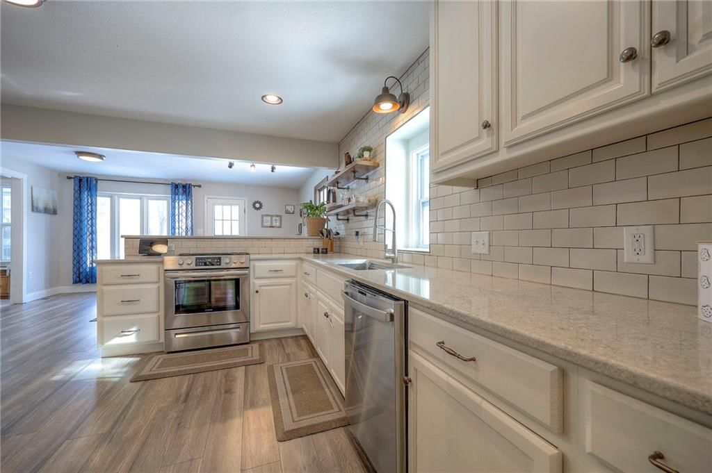Photo 24 of 39, 1512 E SUNVALE Drive, Olathe, KS 66062