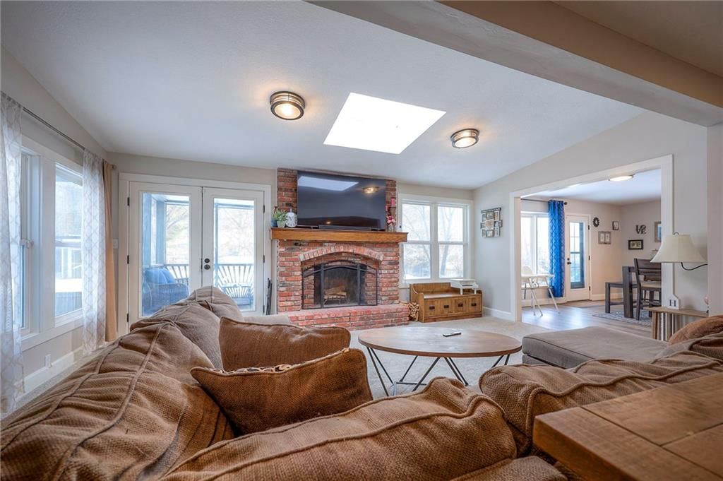 Photo 10 of 39, 1512 E SUNVALE Drive, Olathe, KS 66062