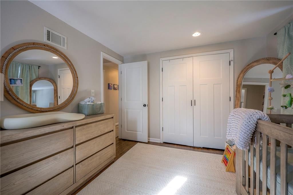 Photo 35 of 39 - 1512 E SUNVALE Drive, Olathe, KS 66062
