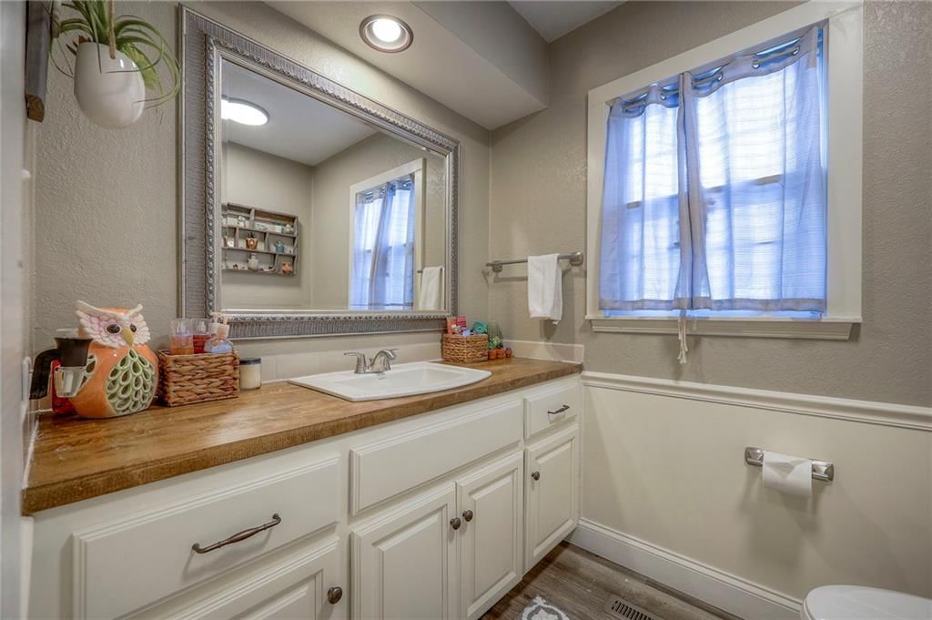 Photo 25 of 39, 1512 E SUNVALE Drive, Olathe, KS 66062