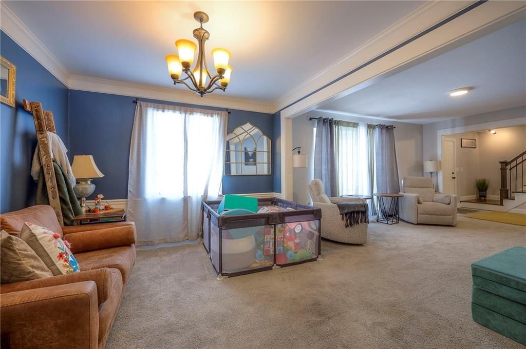 Photo 8 of 39 - 1512 E SUNVALE Drive, Olathe, KS 66062