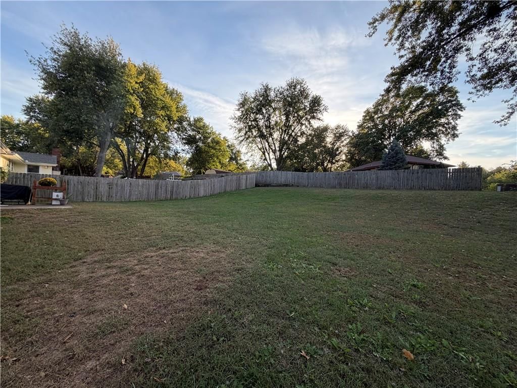 2605 7th Street, Blue Springs, MO: listing photo 2
