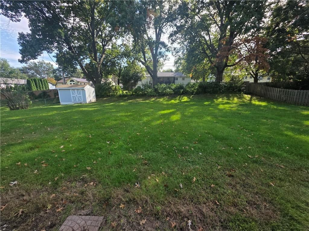 Photo 5 of 5 - 601 W 96th Street