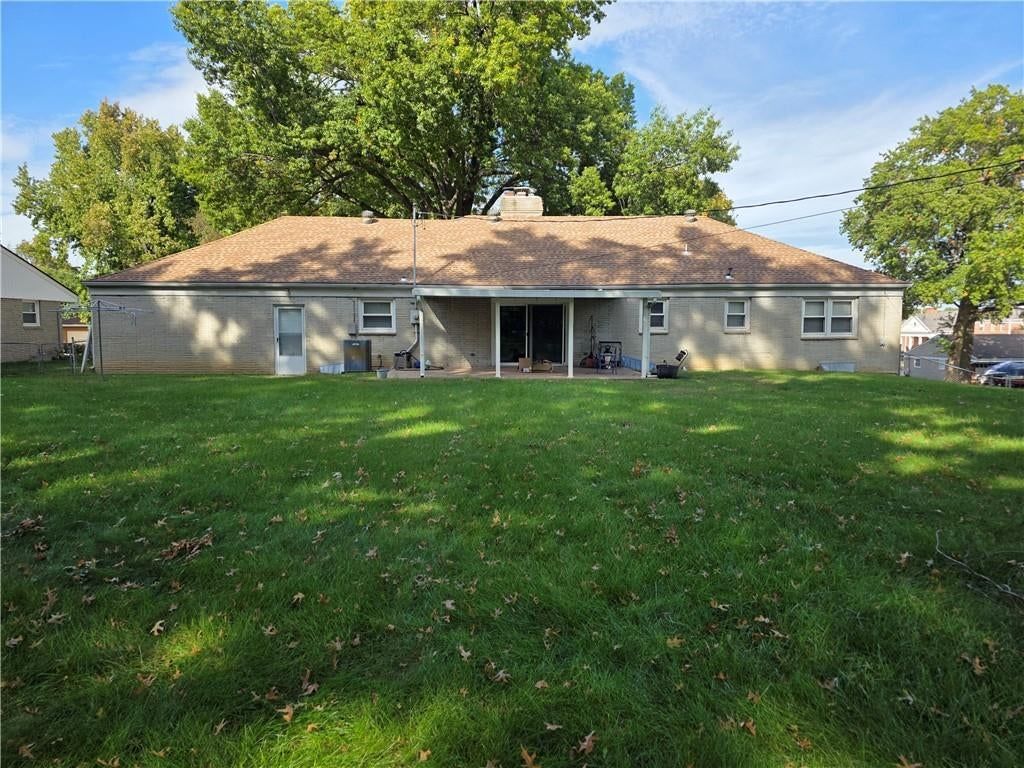 601 W 96th Street, Kansas City, MO: listing photo 3