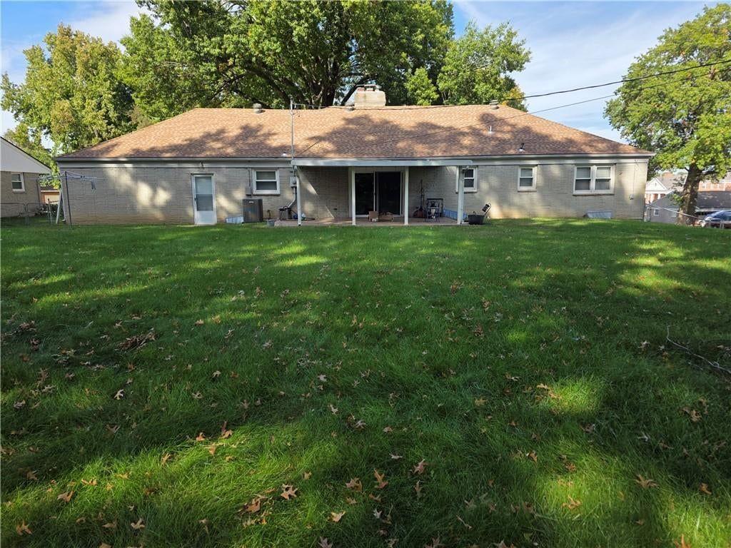 601 W 96th Street, Kansas City, MO: listing photo 2