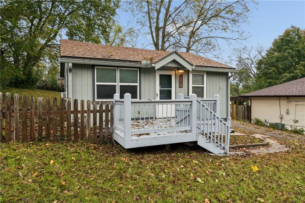 5102 47th Terrace, Kansas City, MO: listing photo 2