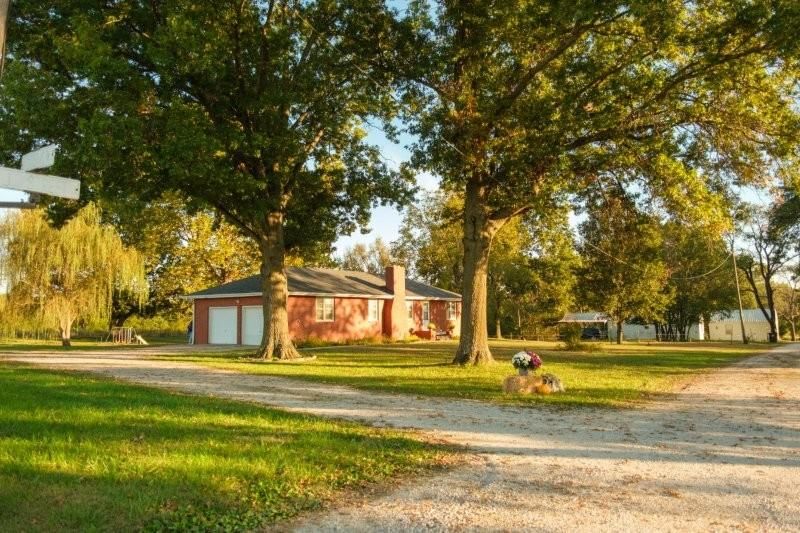 616 J Street, Creighton, MO: listing photo 2