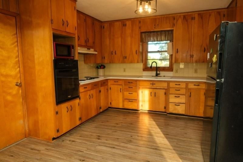 616 J Street, Creighton, MO: listing photo 3