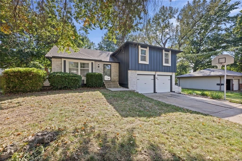 13111 W 100th Street, Lenexa, KS: listing photo 2