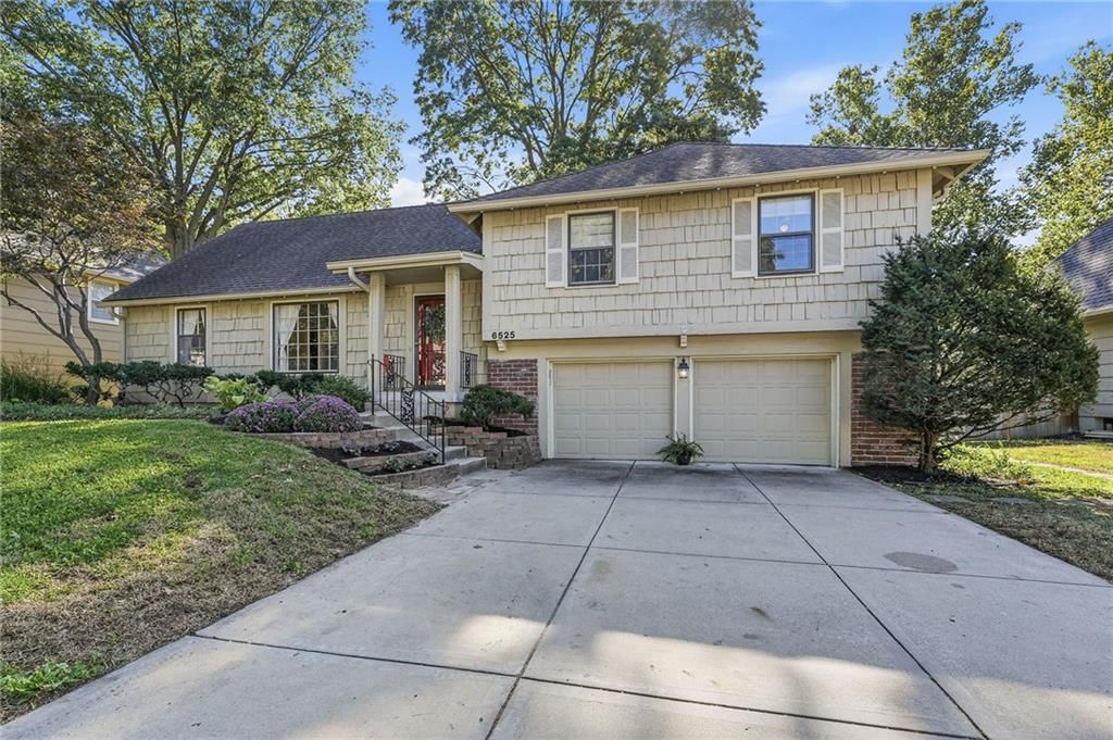 6525 W 100th Terrace, Overland Park, KS: listing photo 2