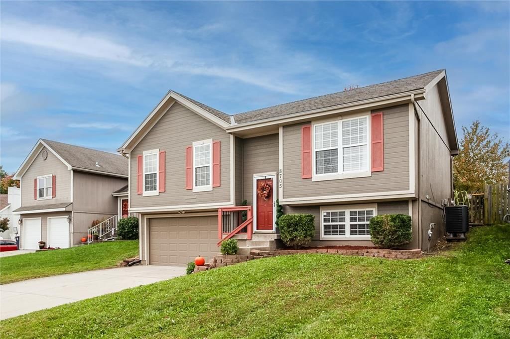 8705 NE 110th Street, Kansas City, MO: listing photo 2