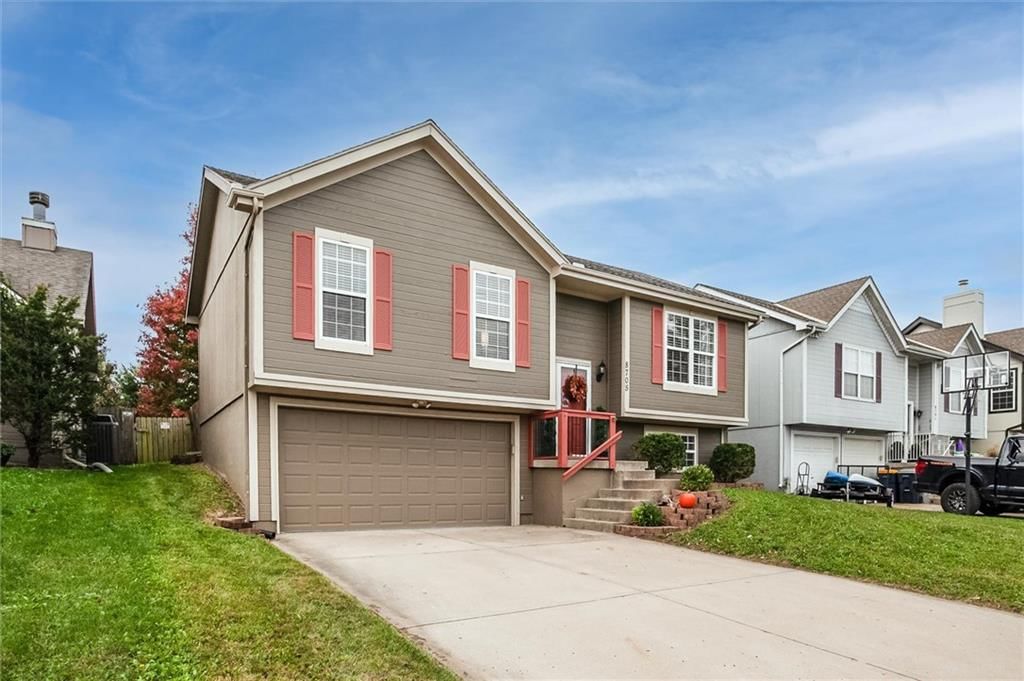 8705 NE 110th Street, Kansas City, MO: listing photo 3