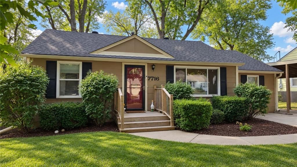 7716 Robinson Street, Overland Park, KS 66204