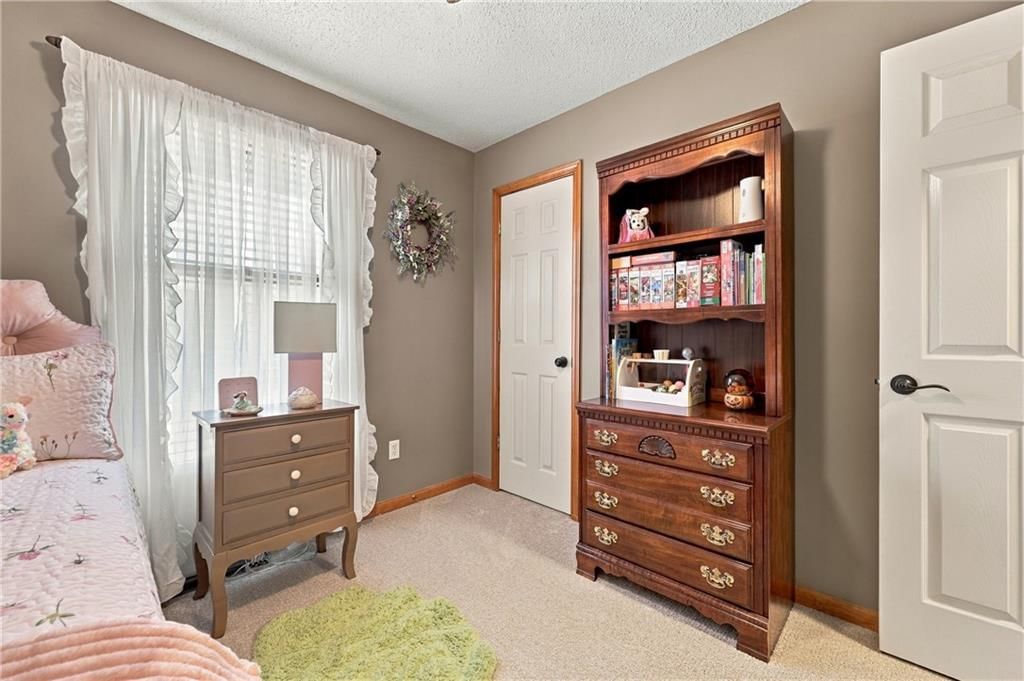 Photo 15 of 34 - 1212 SW Eastman Street, Blue Springs, MO 64015