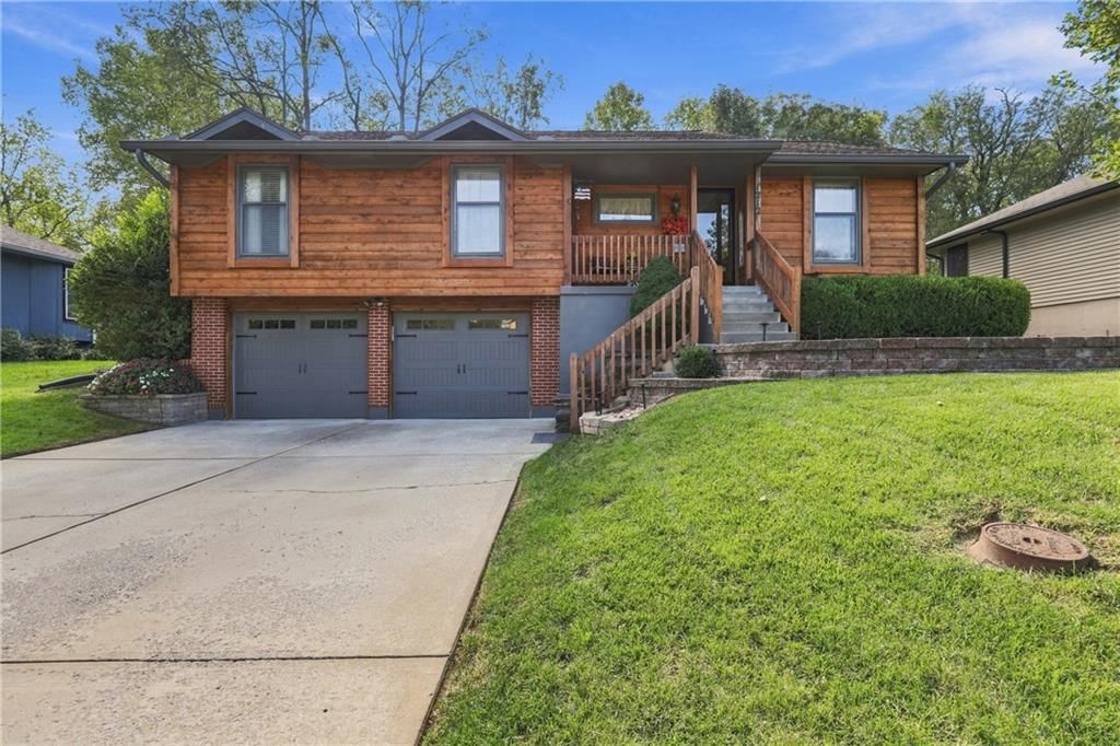1212 SW Eastman Street, Blue Springs, MO