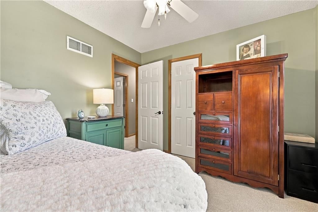 Photo 17 of 34 - 1212 SW Eastman Street, Blue Springs, MO 64015