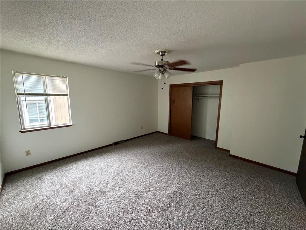 Photo 15 of 19 - 4411 Jarboe Street, Kansas City, MO 64111