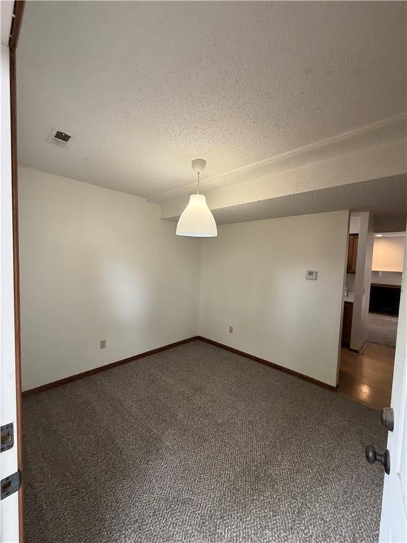 Photo 13 of 19 - 4411 Jarboe Street, Kansas City, MO 64111