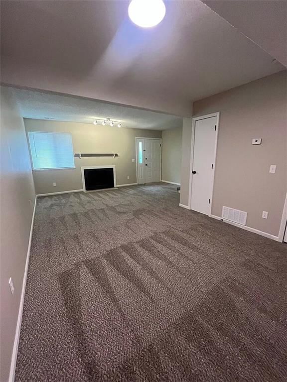 Photo 11 of 19 - 4411 Jarboe Street, Kansas City, MO 64111