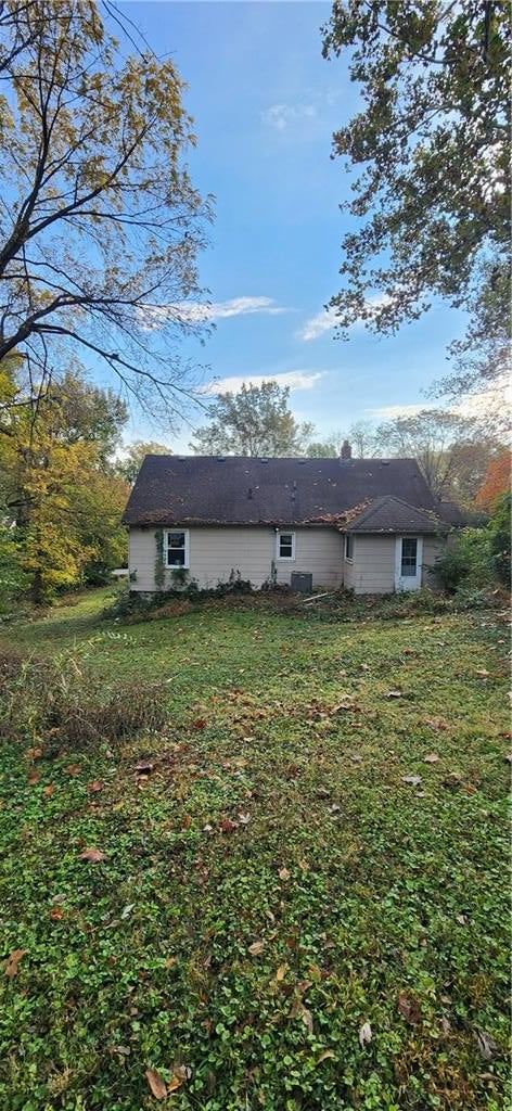 Photo 13 of 16 - 4038 N Cleveland Avenue, Kansas City, MO 64117