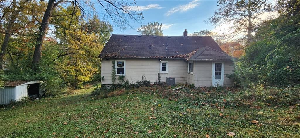 Photo 11 of 16 - 4038 N Cleveland Avenue, Kansas City, MO 64117