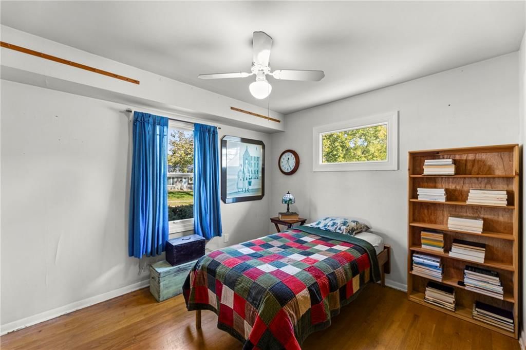 Photo 12 of 19 - 8809 W 94th Street, Overland Park, KS 66212