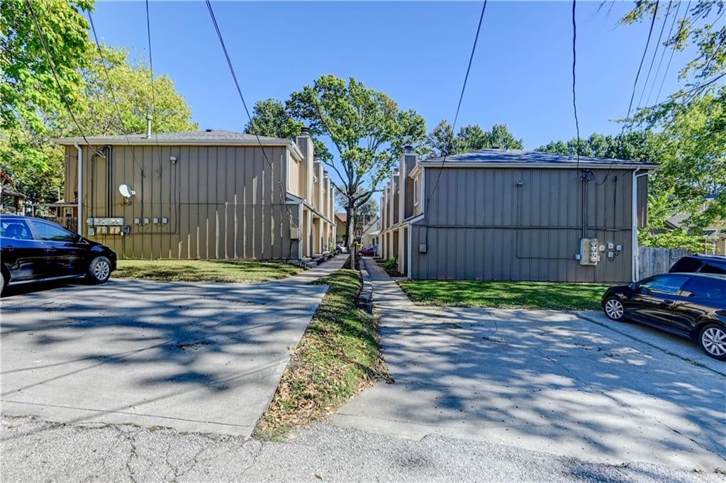 Photo 4 of 15 - 4316 Jarboe Street, Kansas City, MO 64111