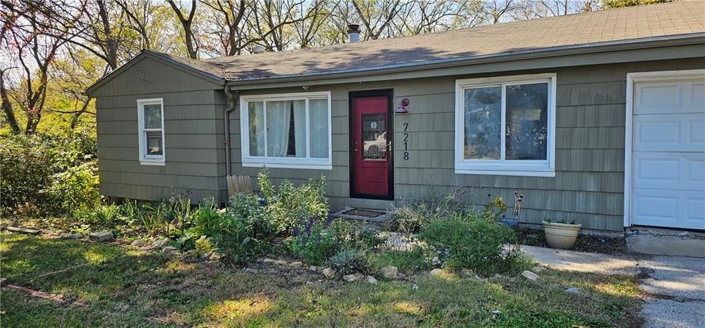 7218 James A Reed Road, Raytown, MO: listing photo 2