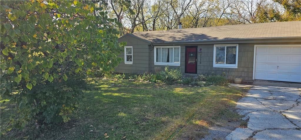 7218 James A Reed Road, Raytown, MO: listing photo 3