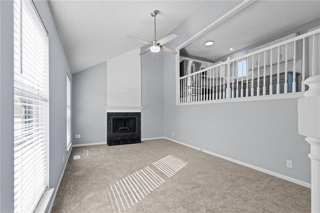 1122 E Frontier Drive, Olathe, KS: listing photo 2