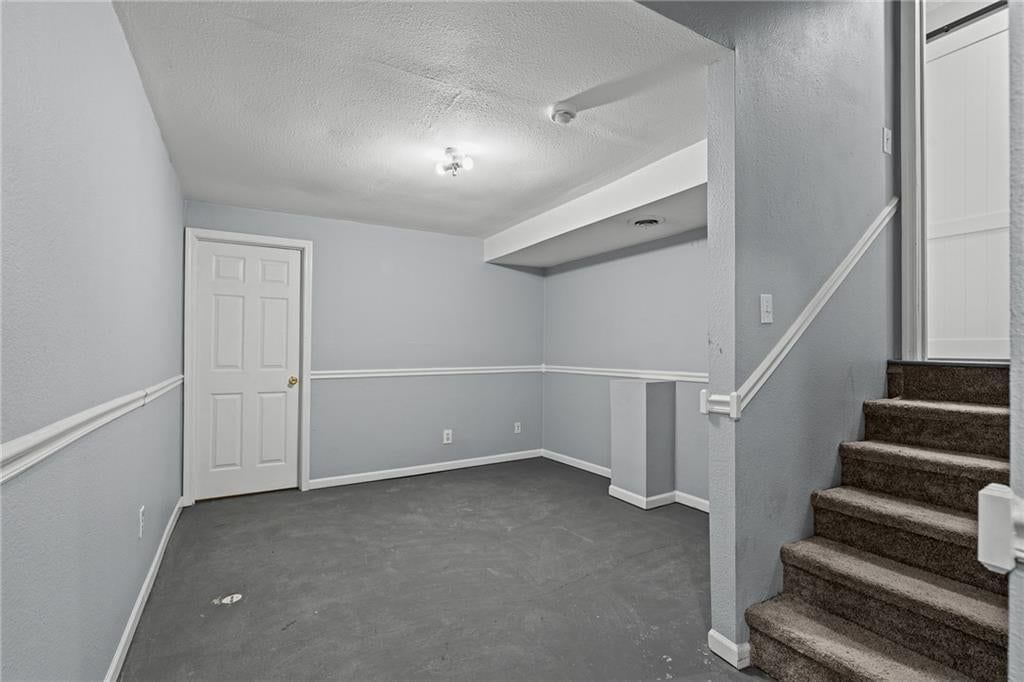 Photo 18 of 25 - 1122 E Frontier Drive, Olathe, KS 66062